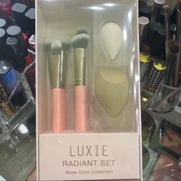 Luxie Radiant Brush Set Rose Gold - Picture 1 of 3